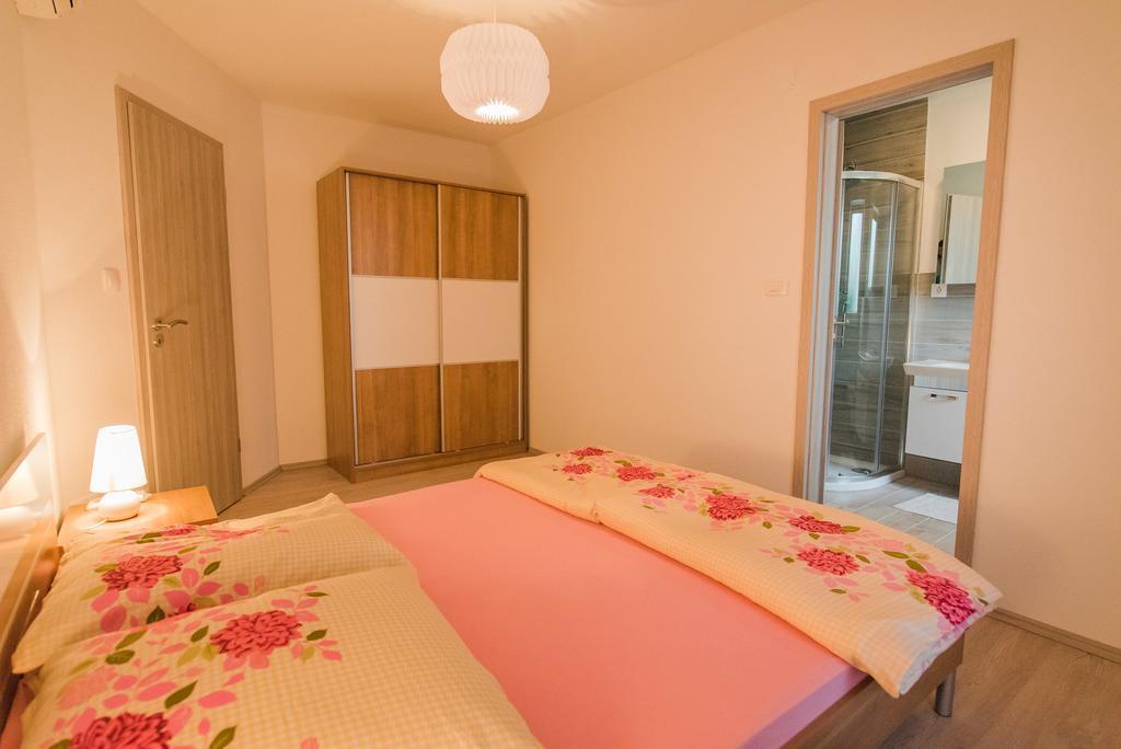 Apartment Grabovac Kaštela Cameră foto