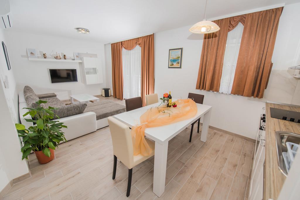 Apartment Grabovac Kaštela Cameră foto