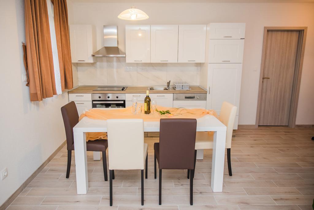 Apartment Grabovac Kaštela Cameră foto