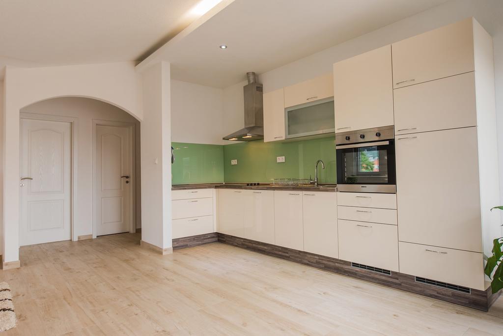 Apartment Grabovac Kaštela Cameră foto