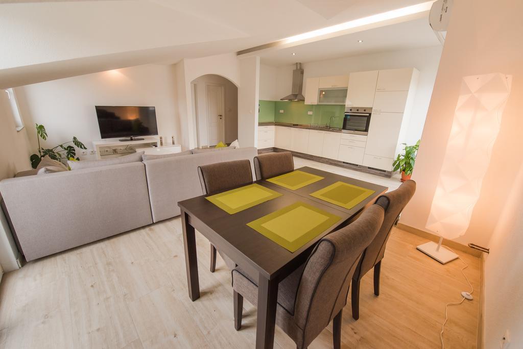 Apartment Grabovac Kaštela Cameră foto