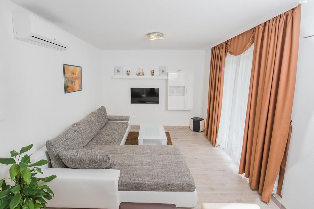 Apartment Grabovac Kaštela Cameră foto